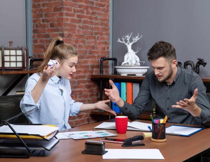 top-view-young-funny-office-team-confused-one-issue-office-enviroment (2) top-view-young-funny-office-team-confused-one-issue-office-enviroment (2)