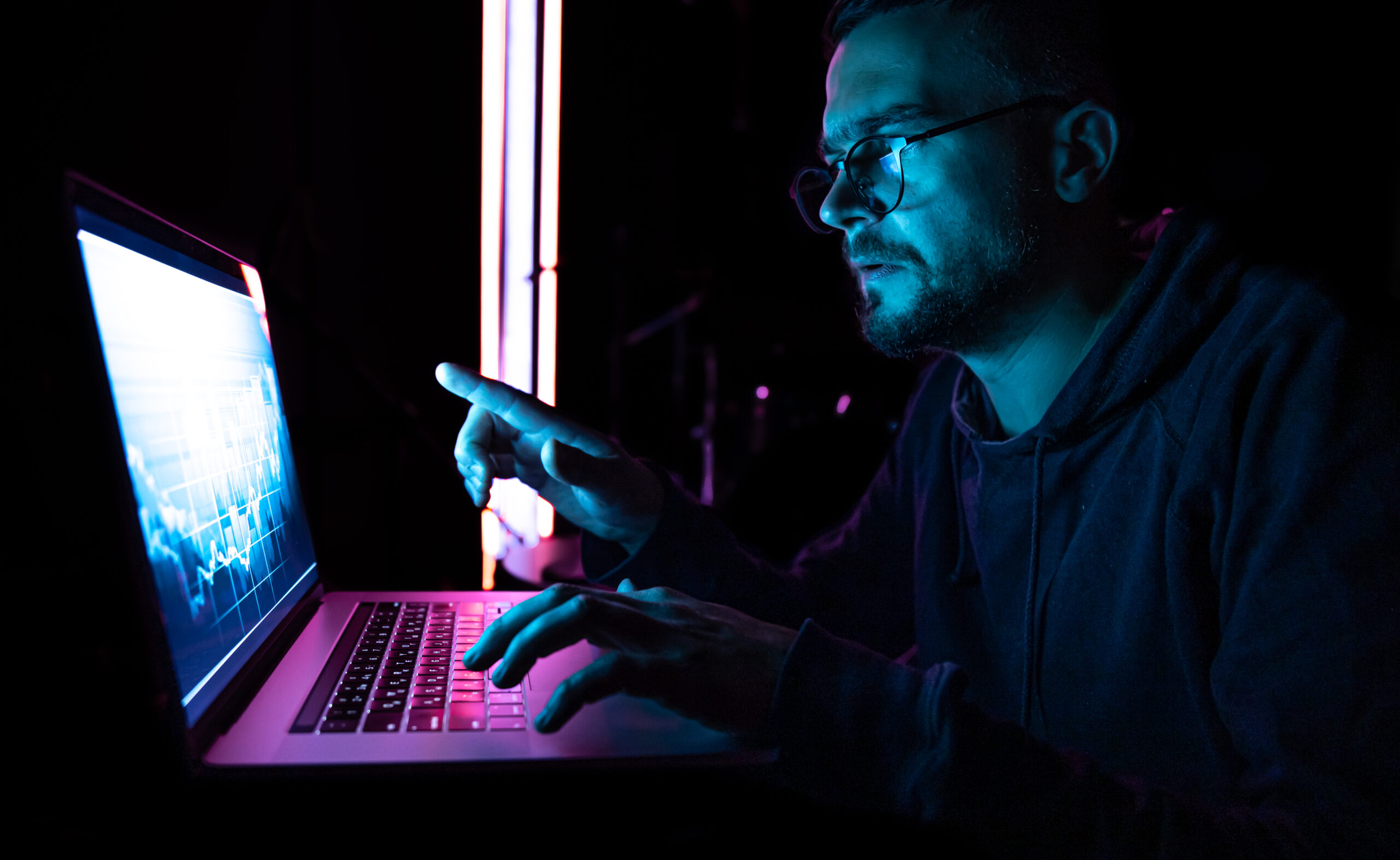 man-analyzing-stock-market-charts-financial-data-electronic-board Serious business man trader analyst looking at a computer monitor, investor broker analyzing indexes, financial chart trading online investment data on cryptocurrency stock market graph on pc screen. SSUCv3H4sIAAAAAAAACpyRz27DIAzG75P2DhHnVkoa8m+vUu3gAGlQKVRAOk1V330GQsV5lyj+2f7szzw/P6qKzOAkI1/VM0QYS6U25y14aTTi+rBzKzQXtiQP2/Z1CQSX3lgJqoQzeLZquAmEelMq4FdMEufBb064MH1HDLy4oEaCb4m04jnFVU7EJHZgipBDwdw2R5ZREv9XZ/r5zm7gIjT7jQsXRqxQApKRcyol1x8v7K20BhuXpnD1MAxUKGgLpbuVTOpL0Wb8Gs+e25jZtLdhhffmRBlzh1mFEy+oKTJfwTks55kXgxg+srkVc7Tx0cCuSji+RAib9jQMNaV9N9Kpo1Mz7AXp9VaJOnGdLIQxu0peWpdhA9KMvKfNwo8n3vVH2k/jcVriZxzmgdKazQIP//oDAAD//wMAfygZspgCAAA=